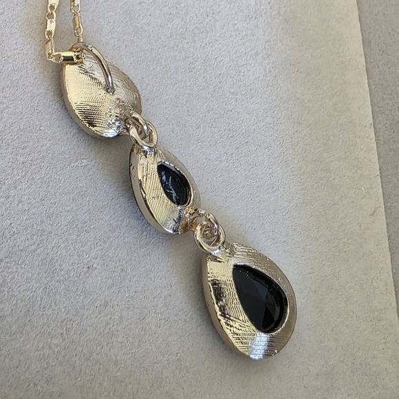 Gold Filled Black Glass Teardrop Necklace and Earrings Set - Picture 6 of 12